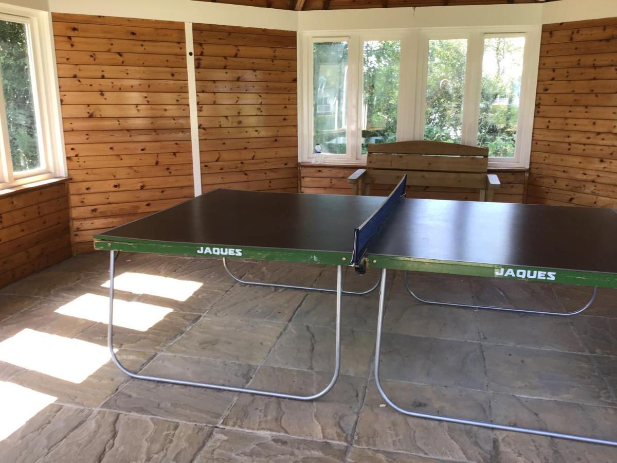 'That One' Our Cotswold Lakeside Lodge Cirencester Bagian luar foto