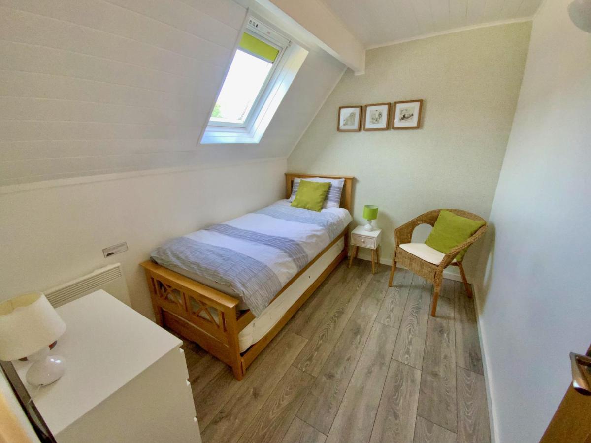 'That One' Our Cotswold Lakeside Lodge Cirencester Bagian luar foto